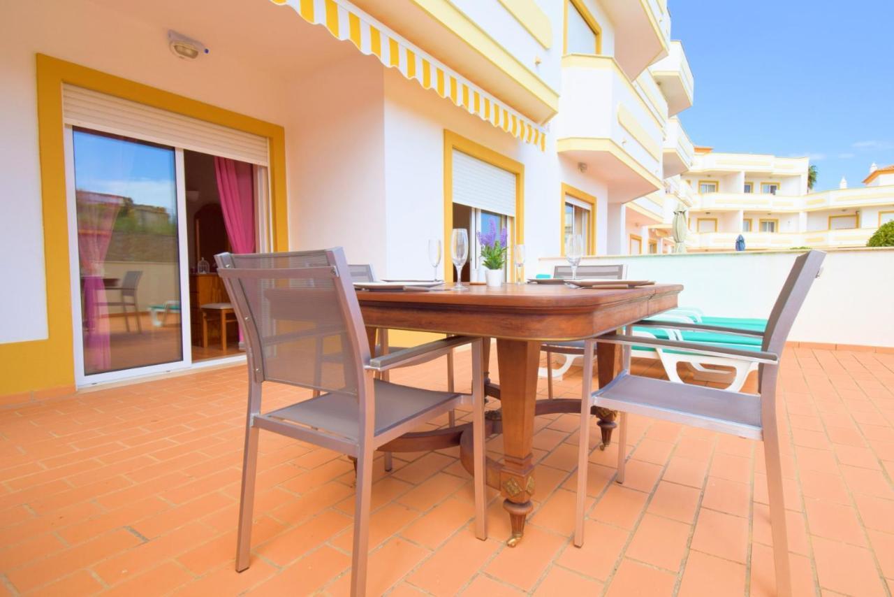Appartamento Private Large Terrace Facing The Swimming Pool Guia  Esterno foto