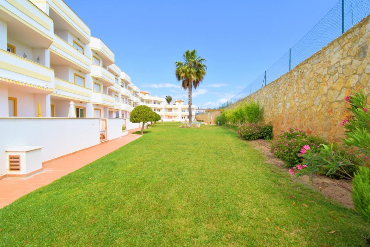 Appartamento Private Large Terrace Facing The Swimming Pool Guia  Esterno foto