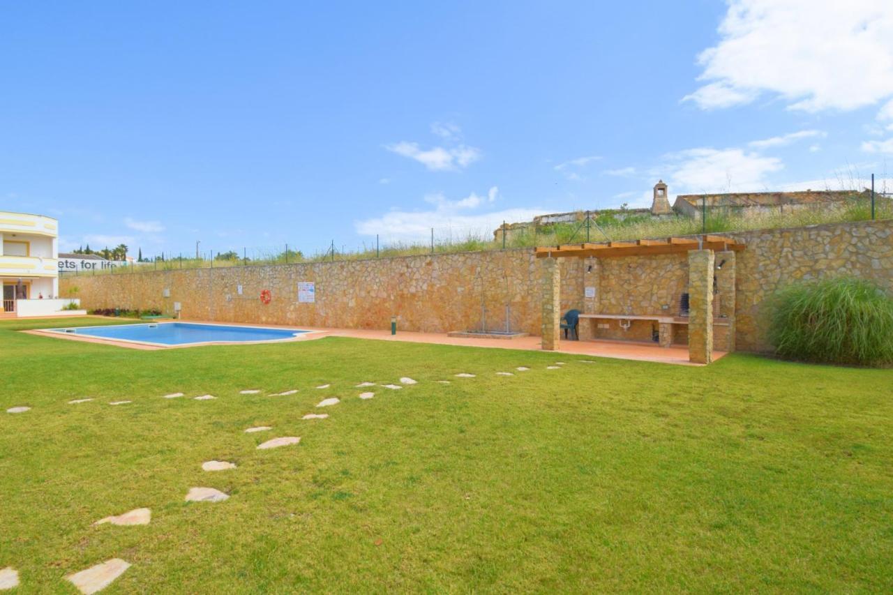 Appartamento Private Large Terrace Facing The Swimming Pool Guia  Esterno foto
